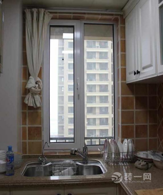 窗帘早就选好了,不纠结不犹豫,等着上门量尺寸,等着上门安装,齐活!